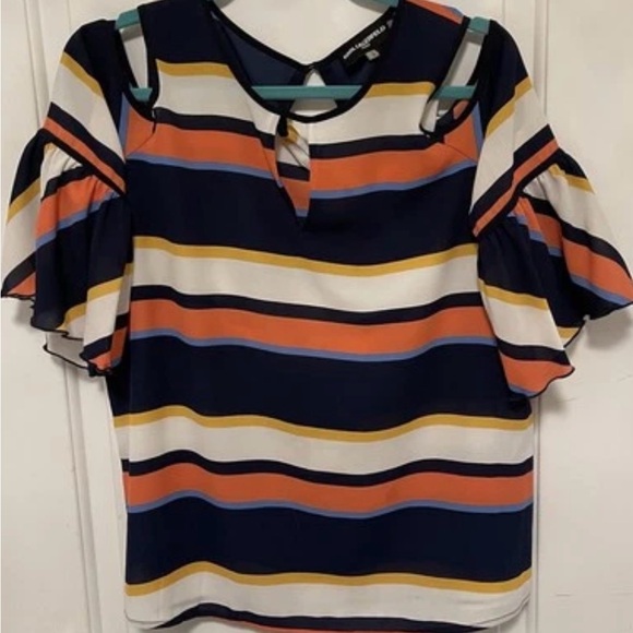 Karl Lagerfeld Paris Cold Shoulder Stripe Top Bold Flounce Sleeve Preppy Medium - Picture 3 of 11
